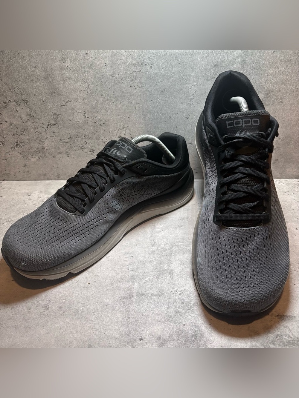 Topo Magnifly 5 Mens 11.5 Max Road Running Athletic Shoes Charcoal Grey Black